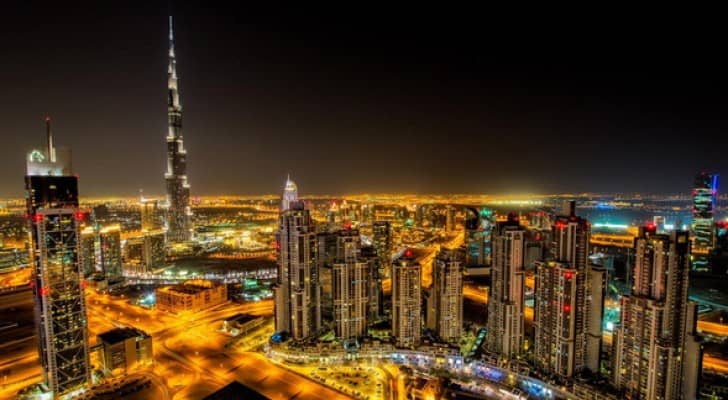 بعد الأثرياء.. دبي تتجه لاستقطاب سياح الطبقة المتوسطة