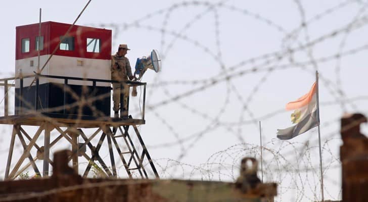 مقتل شرطيين مصريين في انفجار بسيناء