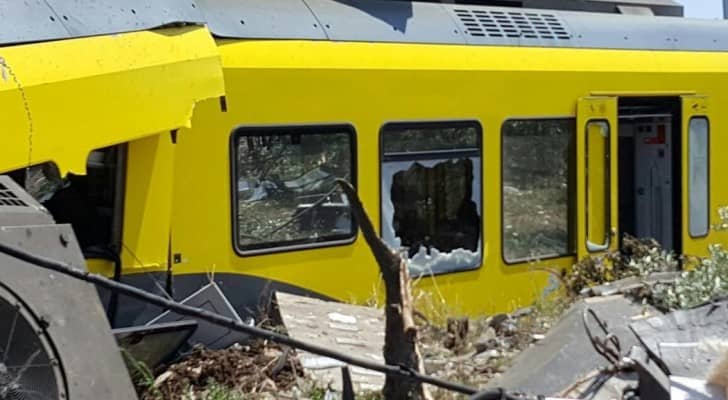 قتلى وعشرات الجرحى بحادث تصادم قطارين في إيطاليا