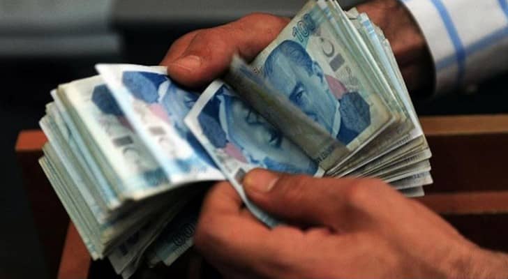 الانقلاب العسكري: الليرة تهبط لأدنى مستوى واسعار الذهب تقفز والنفط يزيد مكاسبه