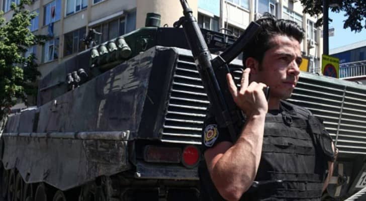 تركيا: مجموعات عسكرية من الانقلابيين لم تستسلم بعد