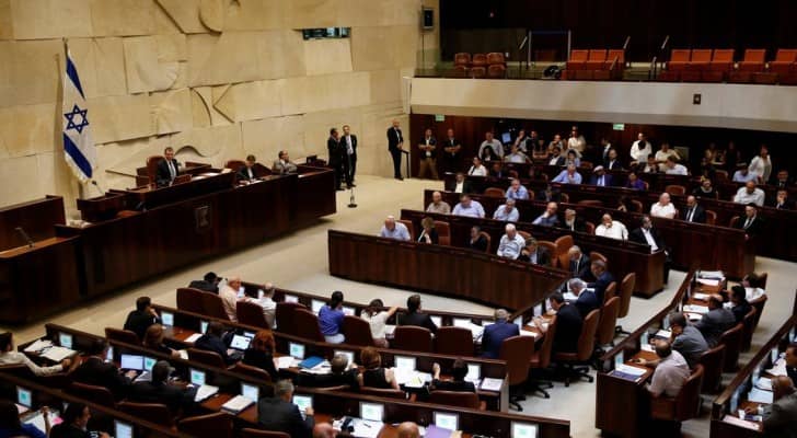 الكنيست يقر قانون إقصاء يخشى استهدافه لنواب عرب
