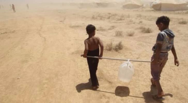 " الصليب الأحمر " تحذر من " مصير مجهول " للعالقين بمخيم الرقبان