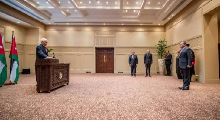 الذويب يؤدي اليمين الدستورية أمام جلالة الملك بتعيينه عضوا في المحكمة الدستورية