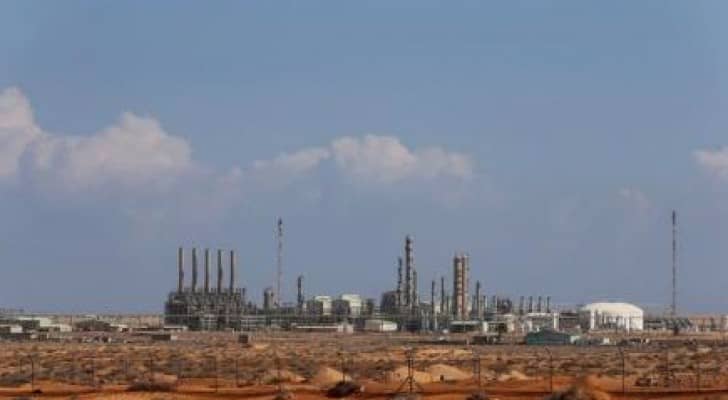 ليبيا: قوات حفتر تسيطر على موانئ نفطية رئيسية
