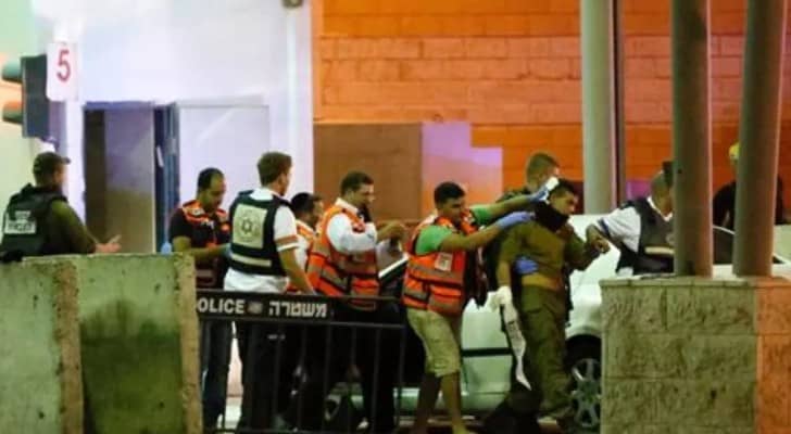 استشهاد فلسطيني بعد 'طعنه' جنديا اسرائيليا