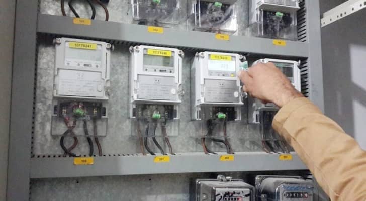 الحكومة تخفض اسعار الكهرباء لبعض القطاعات