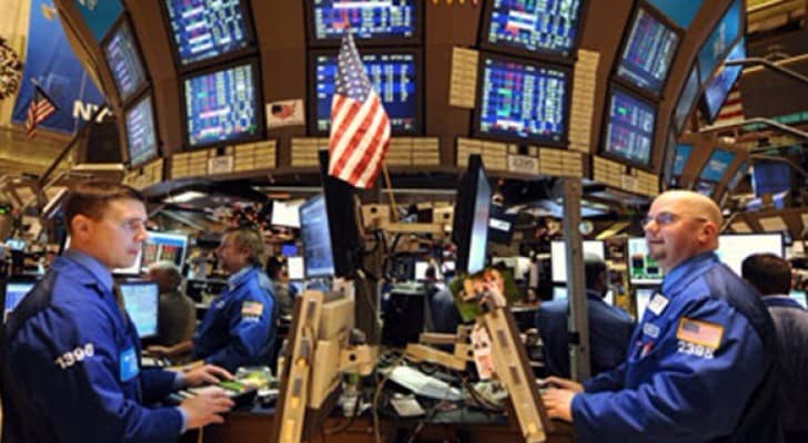 انخفاض مؤشرات الأسهم الأمريكية بالتزامن مع تراجع أسعار النفط