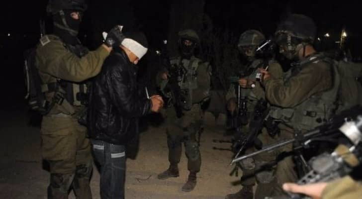 شرطة الاحتلال تعتقل فلسطينيا 