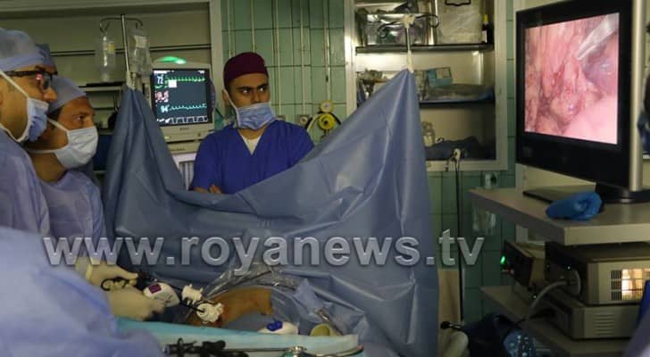 عملية جراحية لإستئصال ورم في الكلى باستخدام المنظار