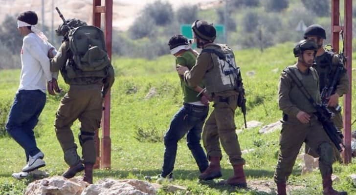 اعتقال فلسطينيين