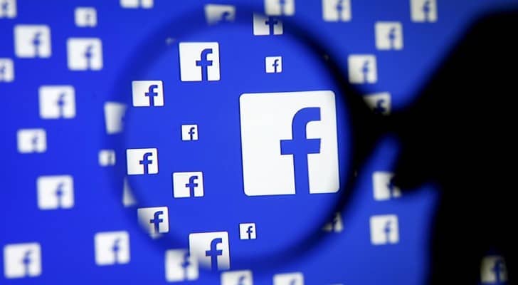 فيسبوك لن يسمح بالعنصرية في الإعلانات