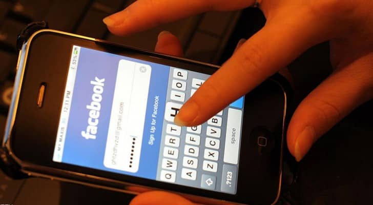 فيسبوك تقول إنها تشتري كلمات المرور المسروقة لحماية المستخدمين