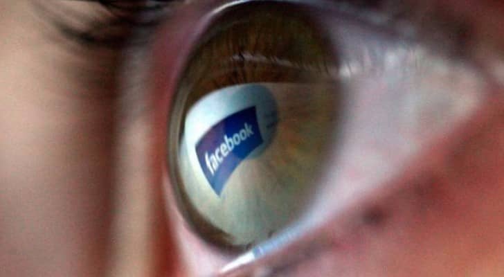 الأخبار المضللة تقلق المواقع العملاقة