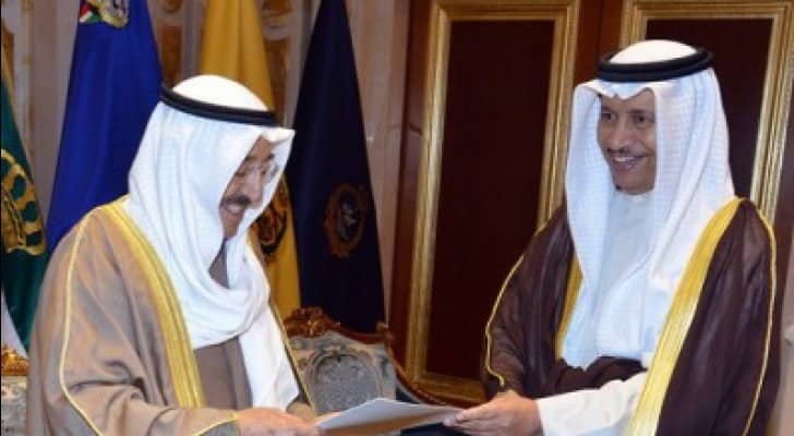 رئيس الوزراء يقدم استقالة حكومته لأمير الكويت