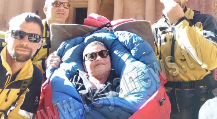 السي\و رينز مصابة بمرض أقعدها 