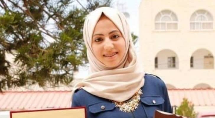 شابة فلسطينية تخترع تطبيقا إلكترونيا يمنع اختناق الأطفال داخل السيارات