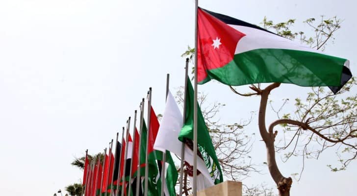 أعلام الدول المشاركة في قمة عمان 