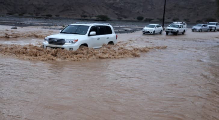 من الامطار الغزيرة