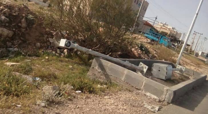 الاعتداء على كاميرات السرعة "الرادار" 