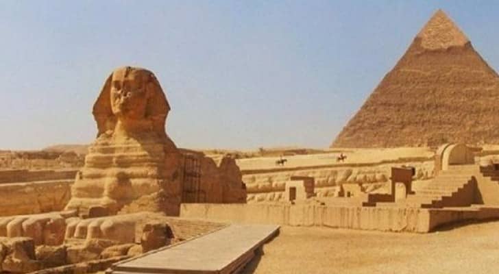 ارشيفية للاهرامات المصرية