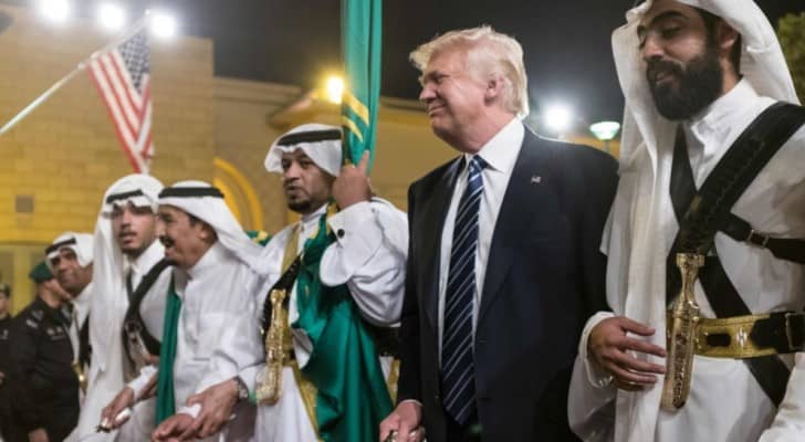 اثناء استقبال الرئيس الامريكي دونالد ترمب في السعودية