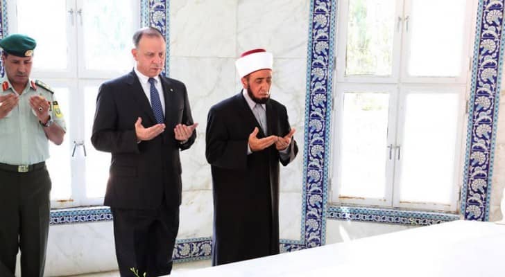 نائب جلالة الملك سمو الأمير فيصل بن الحسين يزور ضريح الملك طلال بن عبدالله