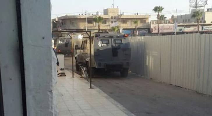 الأمن يحاصر أحد الأحياء بمدينة معان يشتبه بوجود قاتل الشهيد الربابعة فيه 