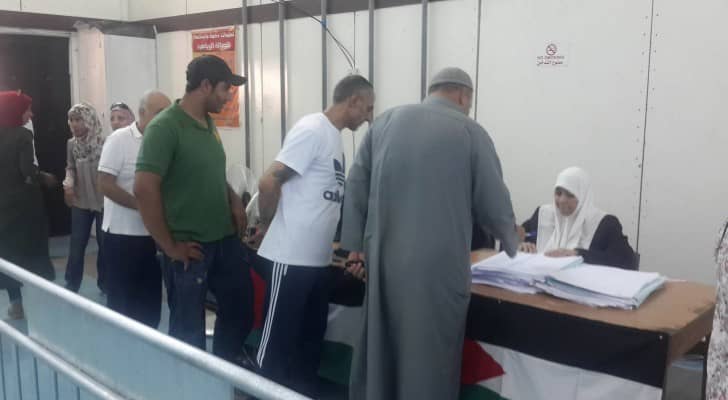 الصورة من احد مراكز الاقتراع 