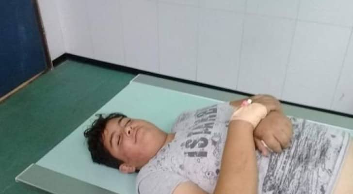 مستوطنون ينكلون بالفتى اسامة ويجردونه من ملابسه غرب نابلس