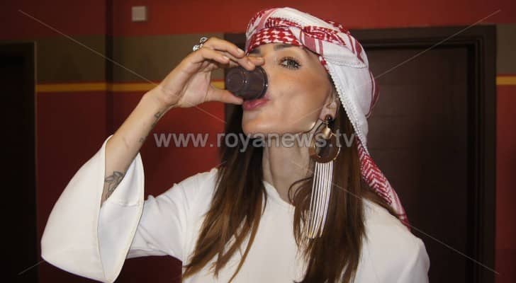 العارضة الإيطالية "نينا مورس"