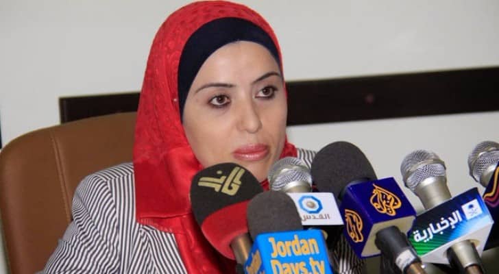 النائب وفاء بني مصطفى