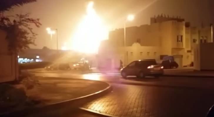 حريق انبوب نفط في البحرين 