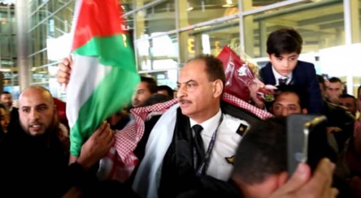 استقبال حاشد للطيار الدعجة بعد وصوله إلى الأردن 