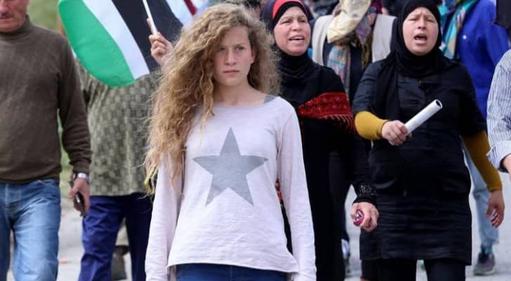 جنود الاحتلال صادروا أجهزة محمولة وحواسيب من منزل التميمي