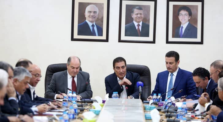 اجتماع اللجنة المالية النيابية مع الحكومة