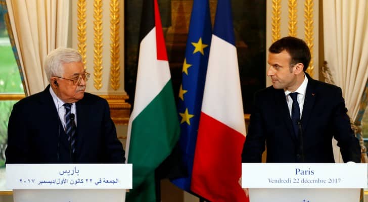 ماكرون وعباس خلال المؤتمر