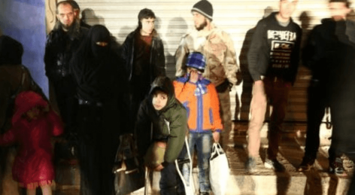 لفتى السوري زهير الغزاوي (10 سنوات) الذي بترت ساقه ينتظر في دوما أن يقوم الهلال الأحمر السوري بإجلائه