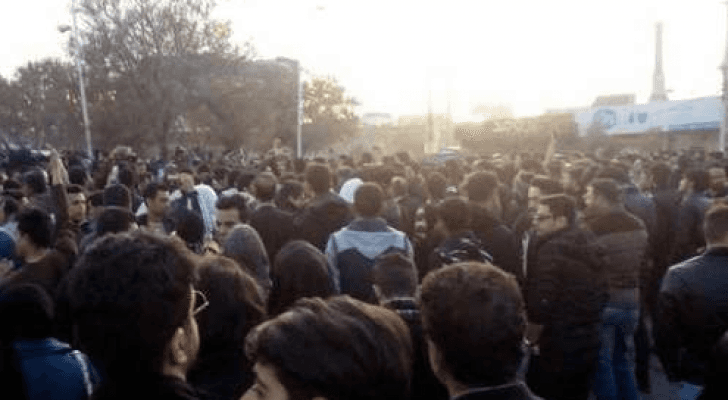 تظاهرة في طهران رغم تحذير الحكومة من "التجمعات المخالفة للقانون"