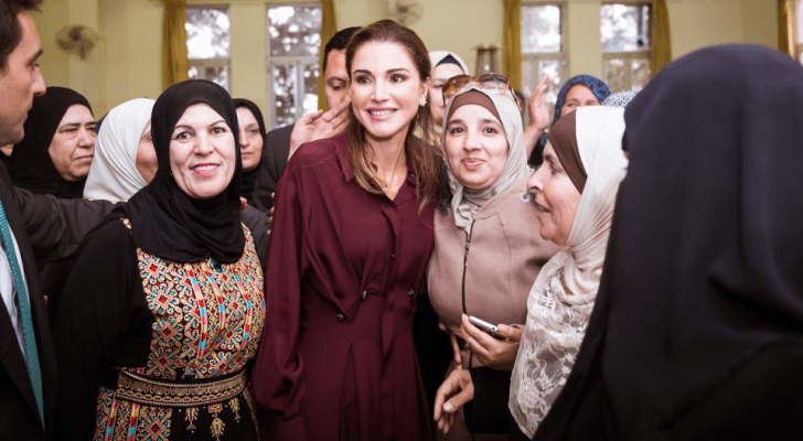 جانب من لقاء الملكة مع السيدات