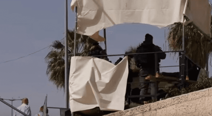 لاحتلال يقيم برج مراقبة جديد عند مدخل باب العامود