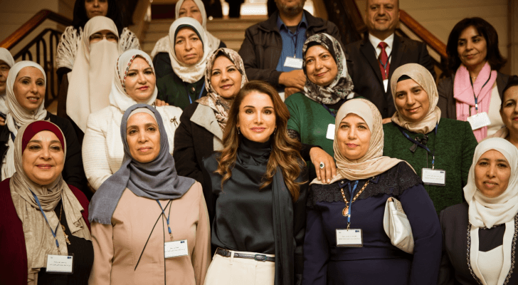 الملكة تشارك باليوم المفتوح لتكريم وبناء قدرات العاملين بالمدارس الصحية