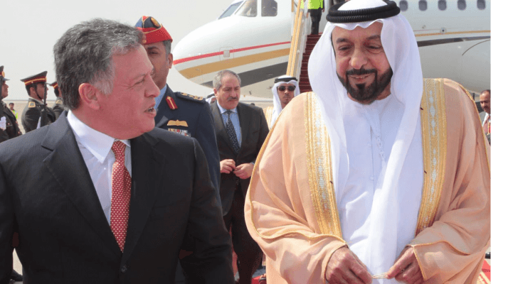 ارشيفية للملك عبدالله الثاني والشيخ خليفة بن زايد آل نهيان رئيس دولة الإمارات العربية المتحدة