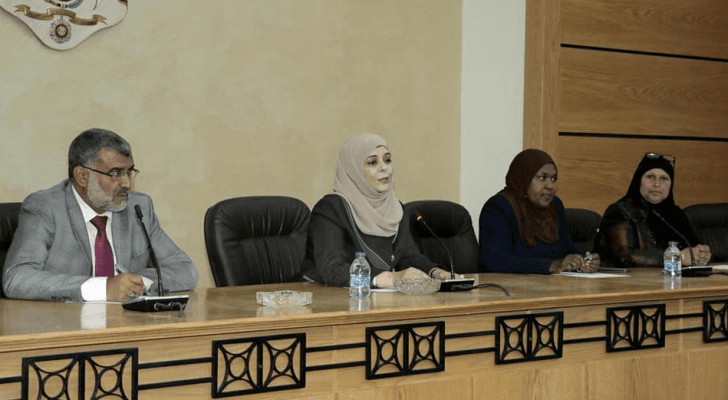 "الأسرة النيابية" تلتقي عضوات مجالس اللامركزية والبلدية