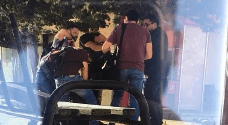 لحظة اعتقال طالب في جامعة بيرزيت