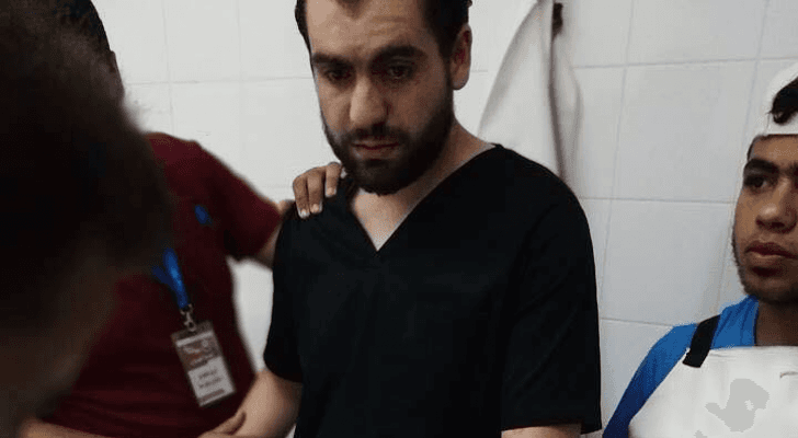 طبيب من غزة يفاجأ بشقيقه شهيدا داخل المستشفى