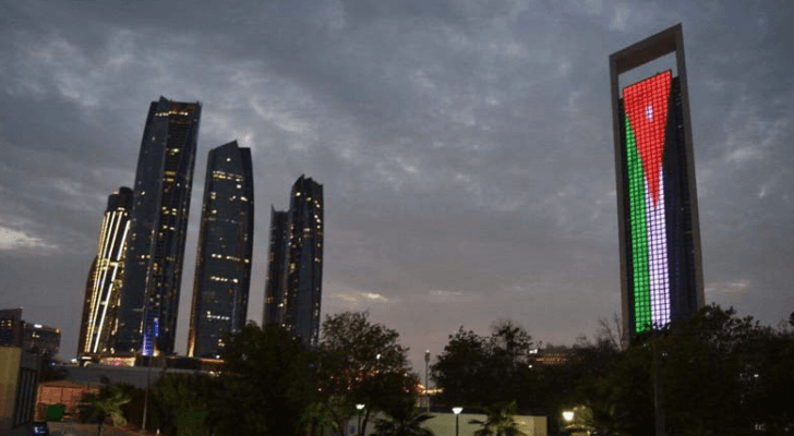 العلم الأردني على مبنى الشركة