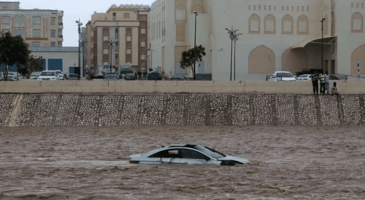 الإعصار ماكونو يخلف قتلى في اليمن وعمان