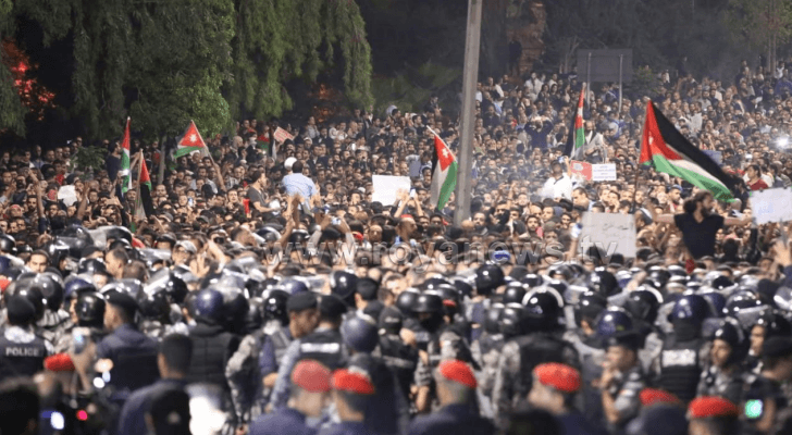 الصورة من احتجاجات الدوار الرابع