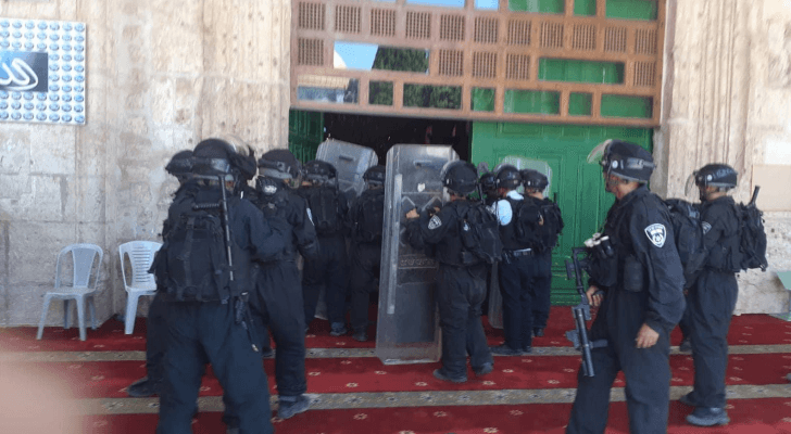 الاحتلال يغلق أبواب المسجد الأقصى بعد اندلاع مواجهات